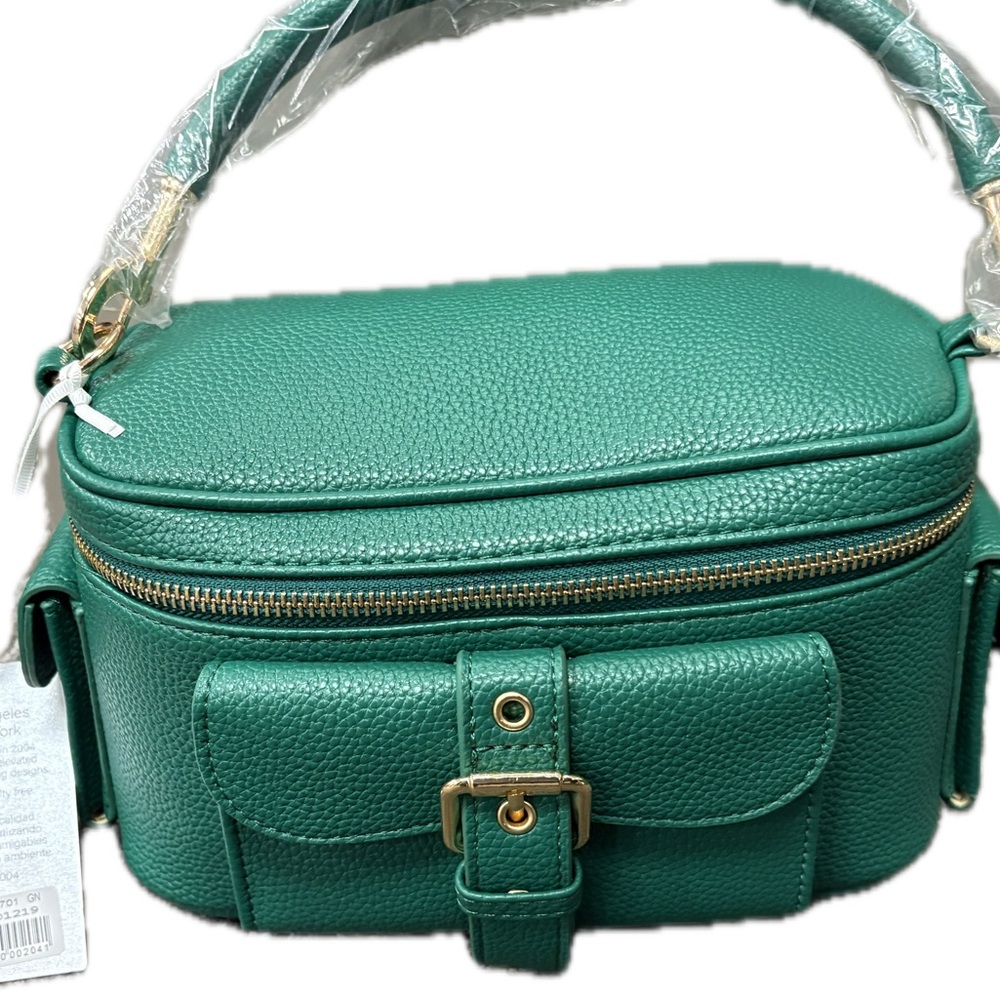 NWT! “Chloe Camera” Handbag in GREEN by Alyssa - Picture 2 of 7